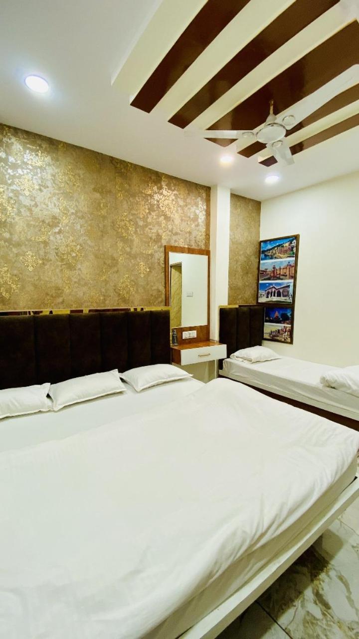 Hotel Malay Inn Удджайн Екстер'єр фото