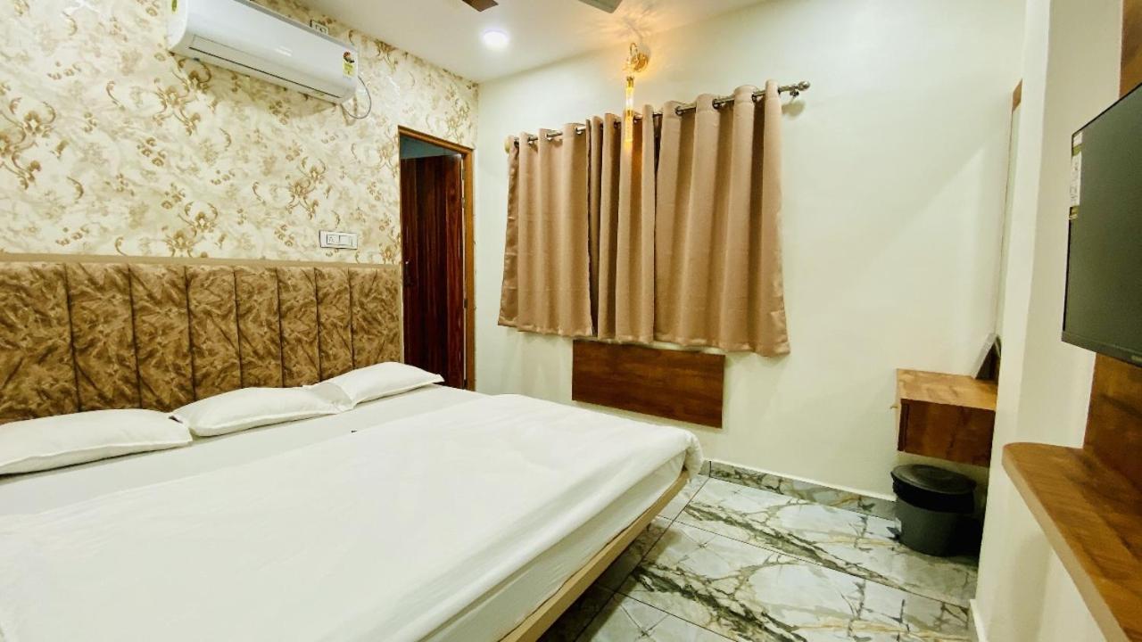 Hotel Malay Inn Удджайн Екстер'єр фото