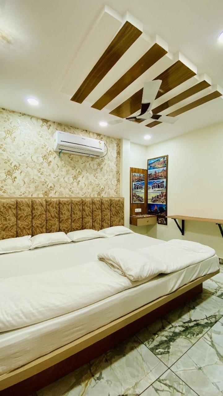 Hotel Malay Inn Удджайн Екстер'єр фото