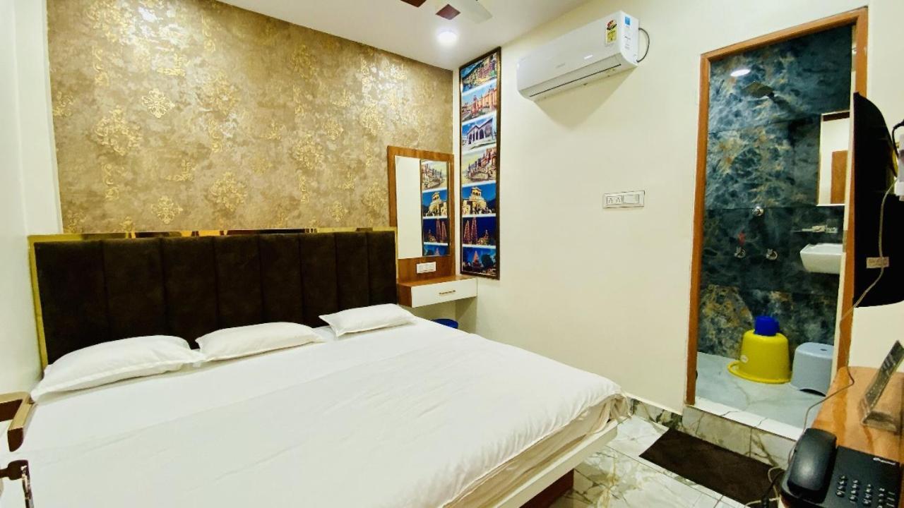 Hotel Malay Inn Удджайн Екстер'єр фото