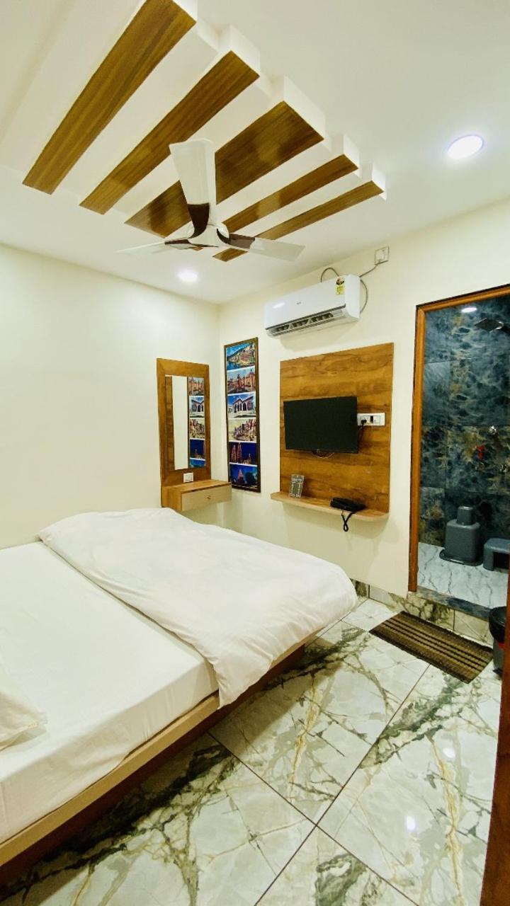 Hotel Malay Inn Удджайн Екстер'єр фото