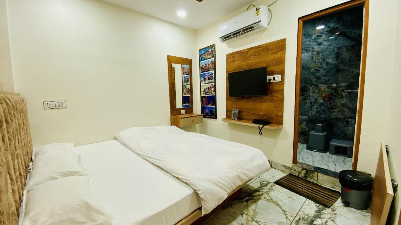 Hotel Malay Inn Удджайн Екстер'єр фото