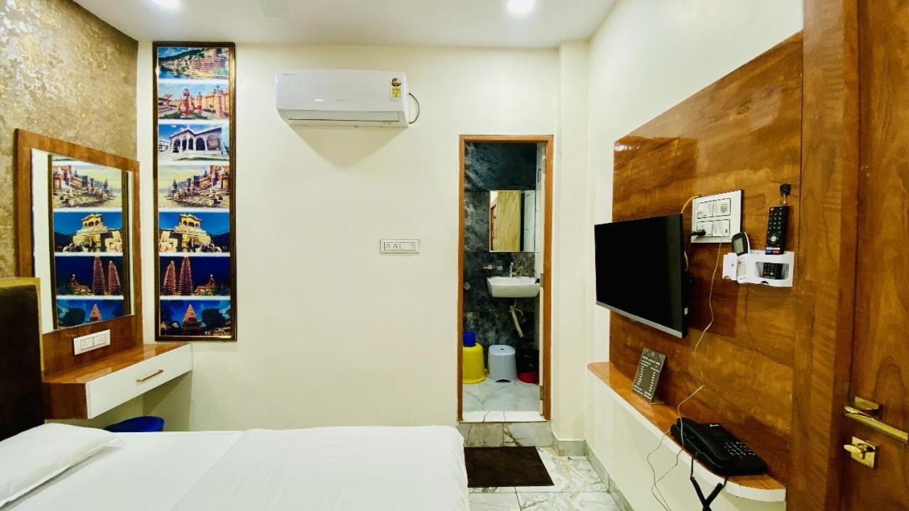 Hotel Malay Inn Удджайн Екстер'єр фото