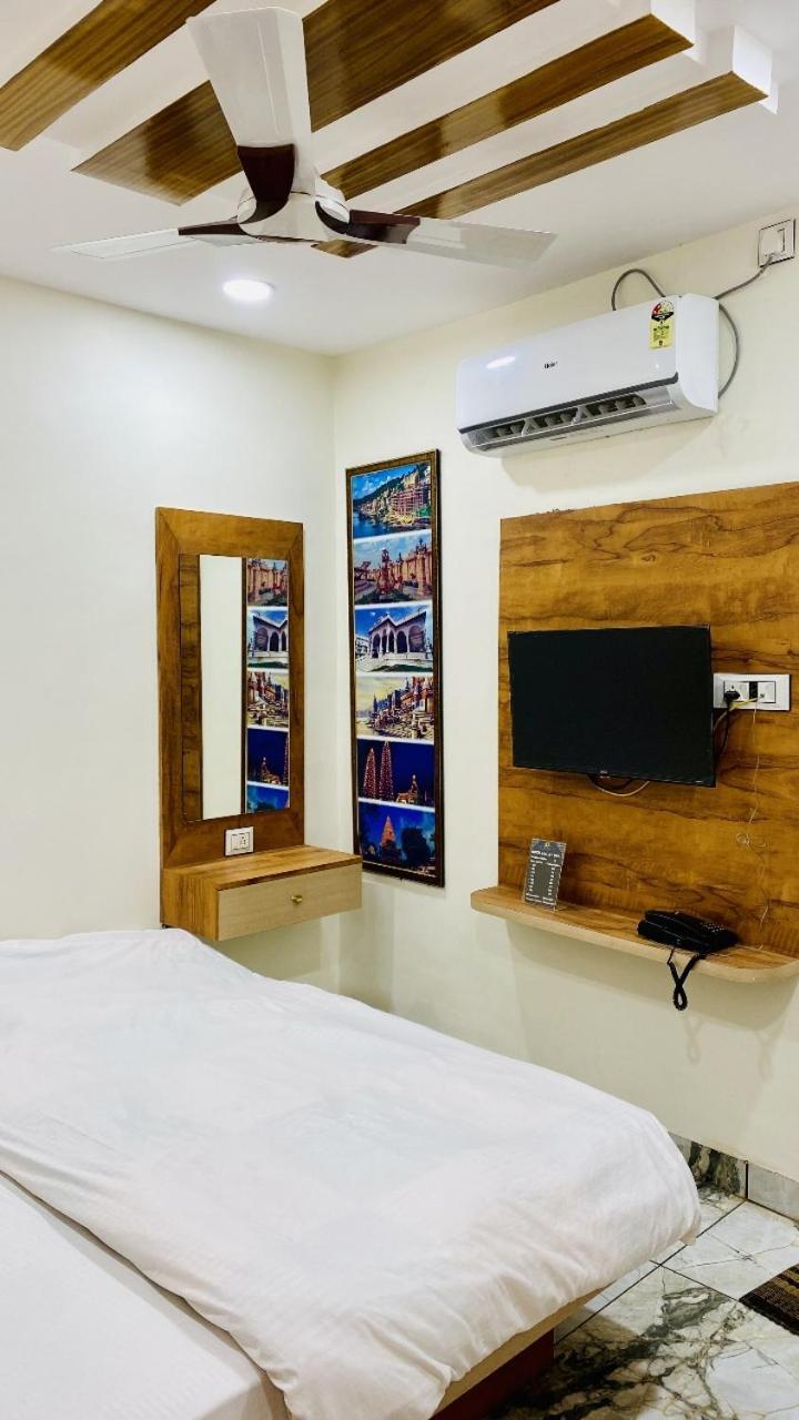Hotel Malay Inn Удджайн Екстер'єр фото