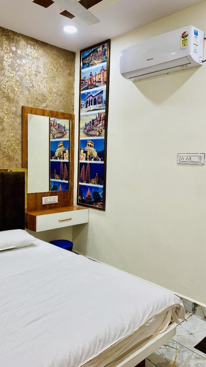 Hotel Malay Inn Удджайн Екстер'єр фото