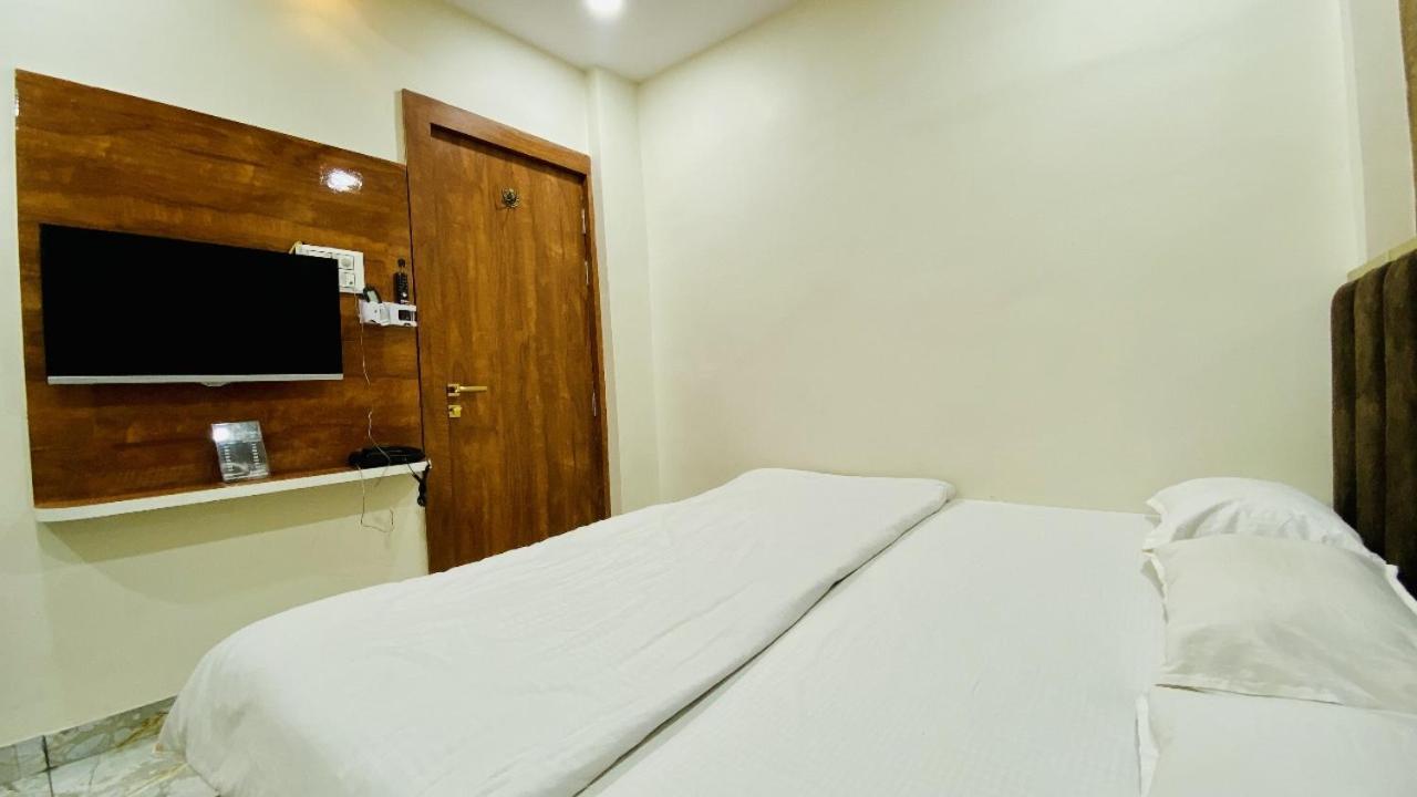Hotel Malay Inn Удджайн Екстер'єр фото