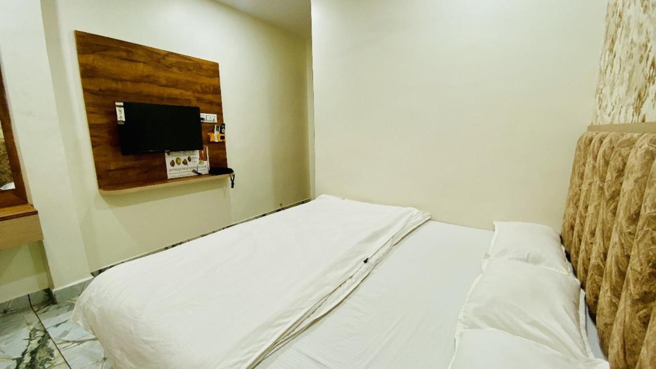 Hotel Malay Inn Удджайн Екстер'єр фото
